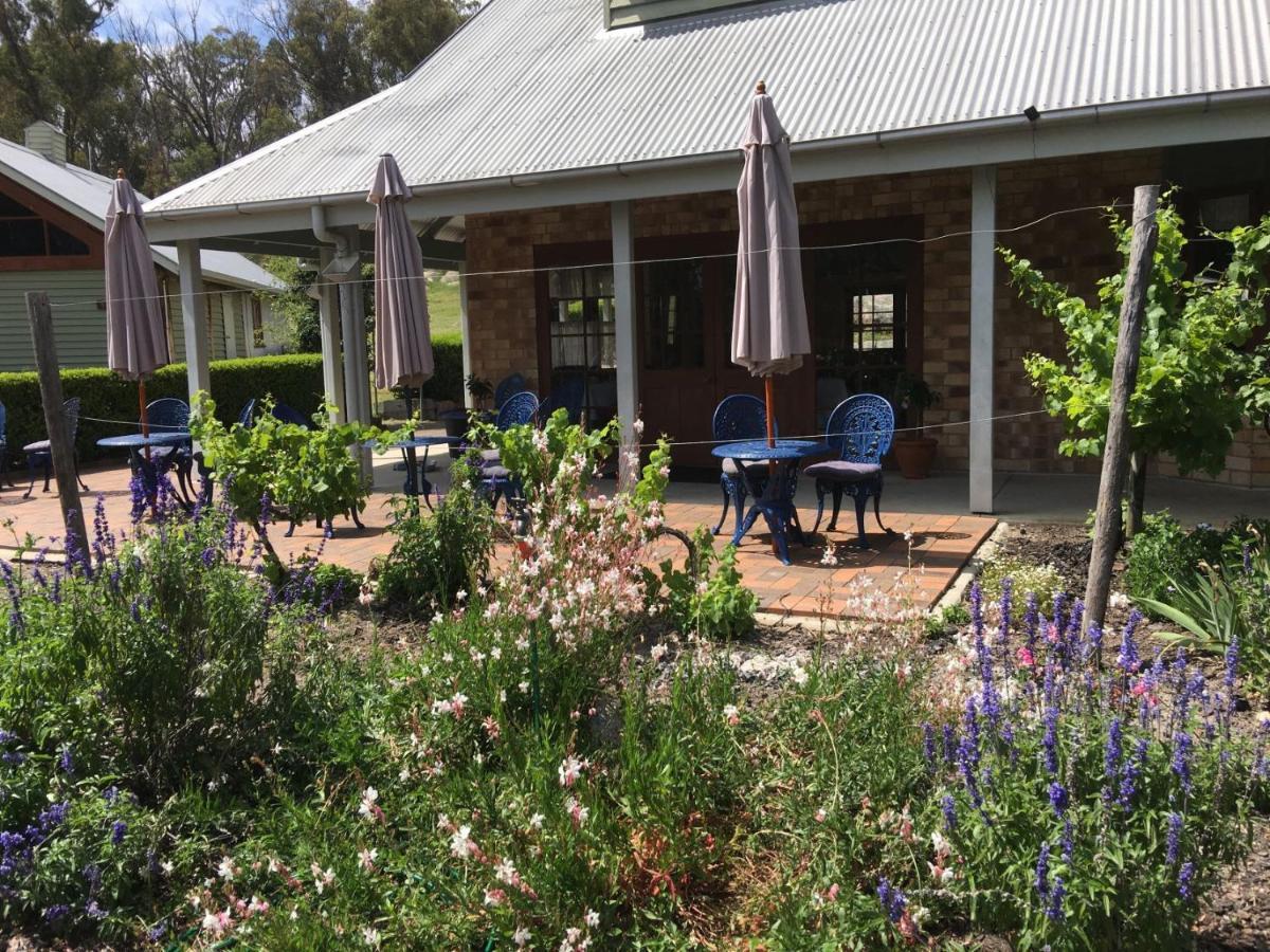 Girraween Country Inn Ballandean Экстерьер фото